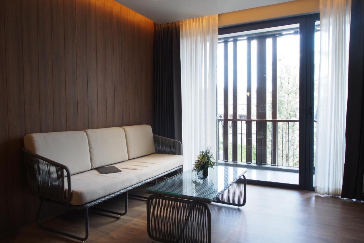 The Teak 4*